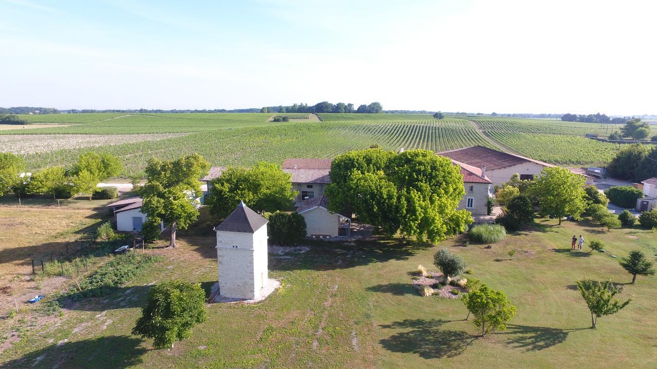 Chambres D'Hotes Chateau Pierre De Montignac Civrac-en-Médoc Exterior photo